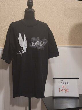 Black graphic tee in size XL